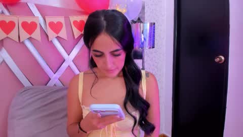 Snapshot of helenn_monroy1 chatting on February 16, 2026, 7:21 pm online show from February 16, 2026, 7:21 pm