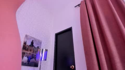 Snapshot of helenn_monroy1 chatting on February 27, 2026, 7:47 pm online show from February 27, 2026, 7:47 pm