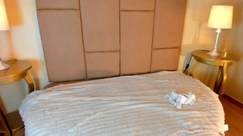 Helen or Hells online show from April 7, 2026, 12:49 pm