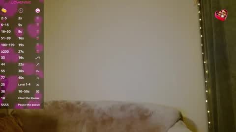 HelenXLove online show from December 16, 2024, 1:42 am