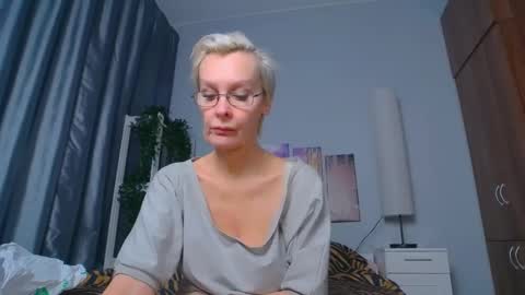 Helga online show from February 18, 2025, 9:53 pm