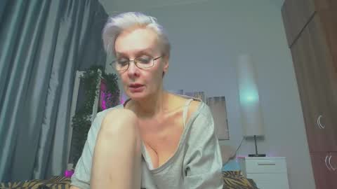 Helga online show from February 28, 2025, 11:12 pm