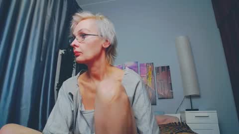 Helga online show from March 12, 2025, 11:54 pm