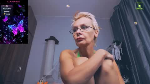 Helga online show from October 18, 2025, 2:40 pm