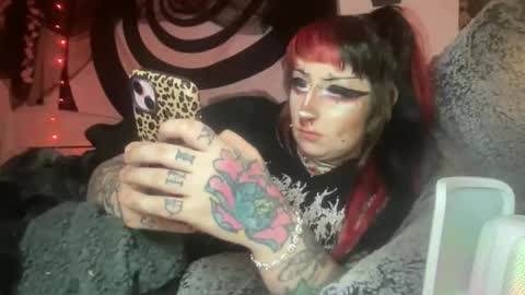 Bunnie Rotz online show from December 23, 2025, 2:53 am