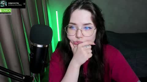 Red online show from March 9, 2025, 6:43 pm