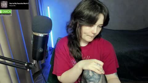 Red online show from November 12, 2025, 5:35 pm