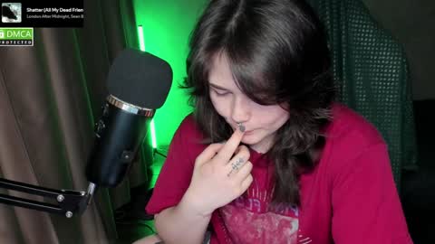 Red online show from April 11, 2026, 6:56 pm