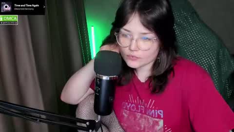 Red online show from July 7, 2026, 6:01 pm