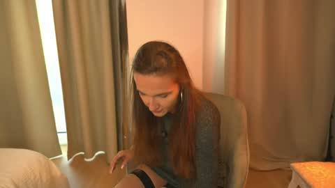 Lorette Lory online show from October 19, 2025, 1:23 pm