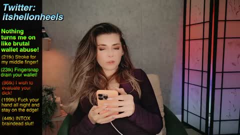 Snapshot of hell_on_heels_ chatting on February 26, 2025, 1:11 am - show loyalty and subscribe -  online show from February 26, 2025, 1:11 am