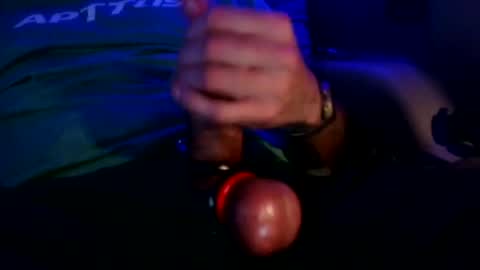 Hellainches8 online show from July 3, 2026, 6:53 am