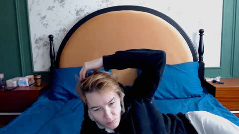 Snapshot of helldollz chatting on October 13, 2025, 7:41 am HellDollz  online show from October 13, 2025, 7:41 am