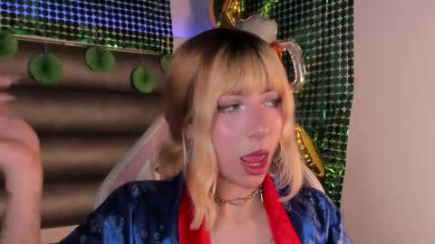 hellen__smith_ online show from March 18, 2026, 8:56 pm