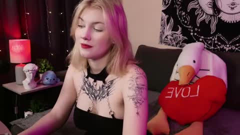 Snapshot of hellenhornny chatting on March 6, 2025, 10:41 am HellenHorny online show from March 6, 2025, 10:41 am