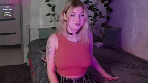 Snapshot of hellenhornny chatting on September 11, 2025, 10:59 am HellenHorny online show from September 11, 2025, 10:59 am