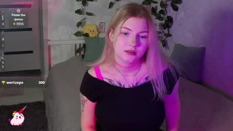 Snapshot of hellenhornny chatting on October 3, 2025, 11:07 am HellenHorny online show from October 3, 2025, 11:07 am