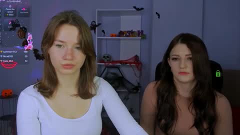 Helli online show from October 19, 2025, 7:14 pm