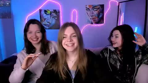 Helli online show from February 2, 2026, 8:18 pm