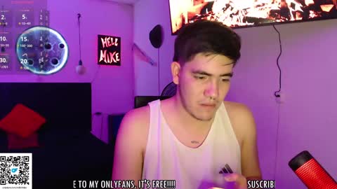 Snapshot of hellmike_ chatting on January 8, 2025, 1:00 am Call me Mike-----INSTAGRAM hellofmike INDEPENDENT MODEL online show from January 8, 2025, 1:00 am