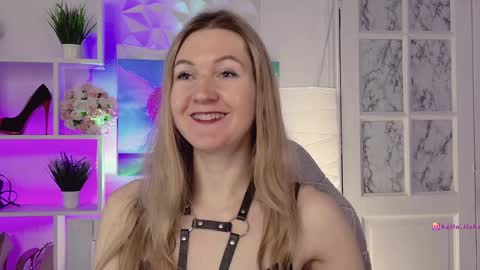 Snapshot of hello_lisha chatting on January 28, 2025, 8:04 am Alisia Monday to Friday from 10 am to 4 pm GMT 2 online show from January 28, 2025, 8:04 am