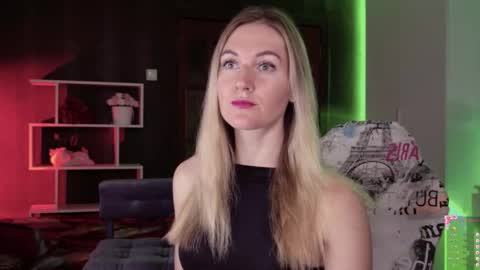 Snapshot of hello_lisha chatting on October 21, 2025, 9:10 am Alisia Monday to Friday from 10 am to 4 pm GMT 2 online show from October 21, 2025, 9:10 am