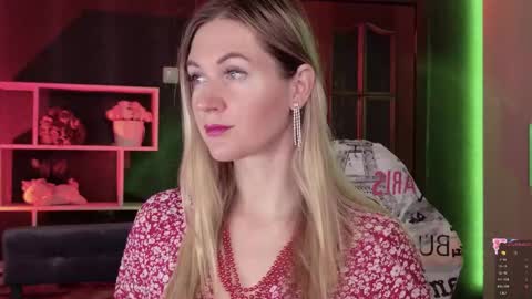 Snapshot of hello_lisha chatting on October 22, 2025, 8:03 am Alisia Monday to Friday from 10 am to 4 pm GMT 2 online show from October 22, 2025, 8:03 am