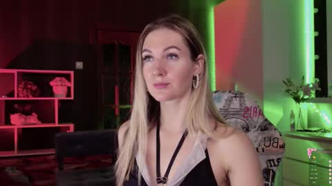 Snapshot of hello_lisha chatting on October 28, 2025, 8:29 am Alisia Monday to Friday from 10 am to 4 pm GMT 2 online show from October 28, 2025, 8:29 am