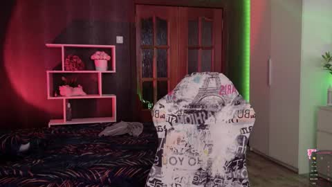 Snapshot of hello_lisha chatting on November 5, 2025, 8:25 am Alisia Monday to Friday from 10 am to 4 pm GMT 2 online show from November 5, 2025, 8:25 am