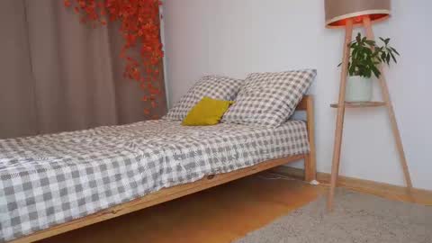 Taya online show from October 6, 2025, 10:40 pm