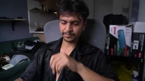 Owner of your wallet  online show from November 16, 2025, 9:09 pm