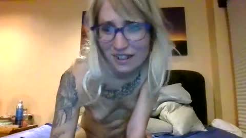 Snapshot of helltoheaven22 chatting on October 7, 2025, 1:25 am helltoheaven22 online show from October 7, 2025, 1:25 am