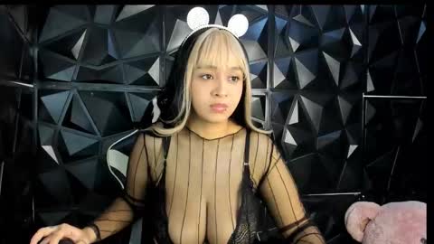 heluehorny13 online show from March 16, 2026, 1:22 am