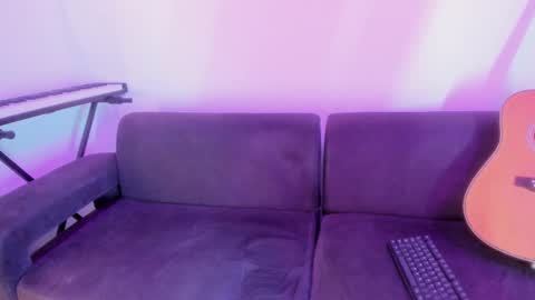 henrik_senn online show from November 12, 2025, 12:55 am