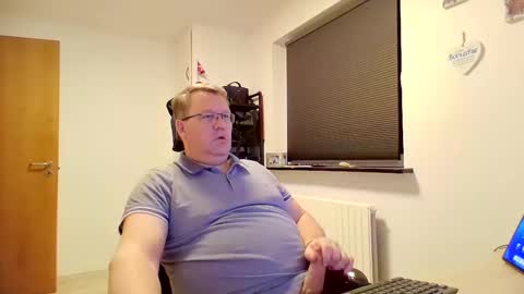 henrikrp1971 online show from February 2, 2025, 8:19 pm