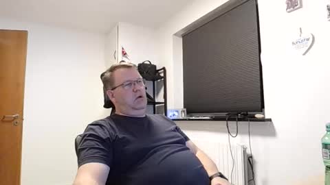 henrikrp1971 online show from March 6, 2025, 9:42 pm