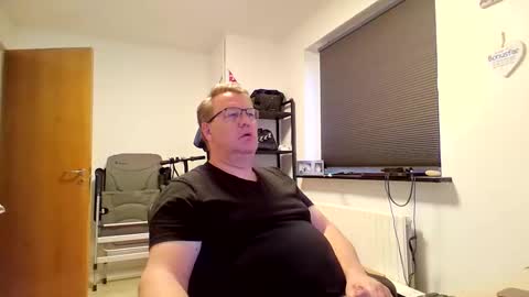 henrikrp1971 online show from October 22, 2025, 3:45 pm