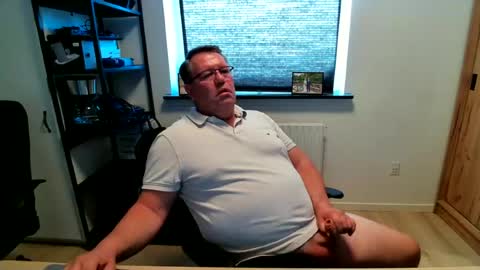 Snapshot of henrikrp1971 chatting on June 19, 2026, 4:55 pm henrikrp1971 online show from June 19, 2026, 4:55 pm
