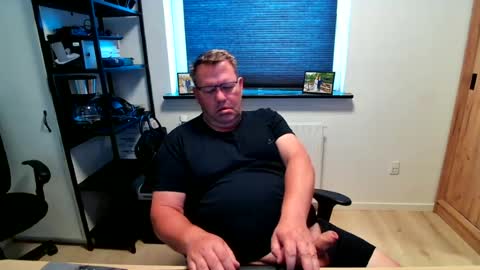 Snapshot of henrikrp1971 chatting on July 1, 2026, 9:22 am henrikrp1971 online show from July 1, 2026, 9:22 am