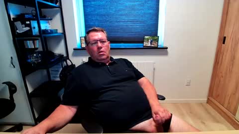 Snapshot of henrikrp1971 chatting on July 9, 2026, 9:13 am henrikrp1971 online show from July 9, 2026, 9:13 am