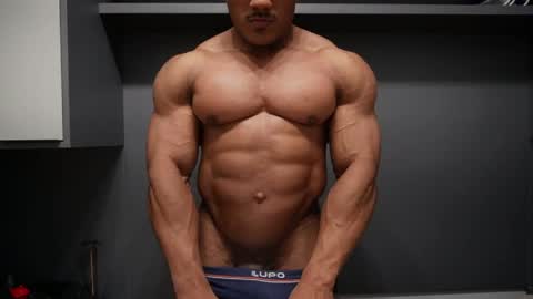 Henri online show from April 10, 2026, 9:52 pm