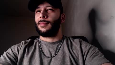 HenryAxe online show from December 1, 2025, 2:11 pm