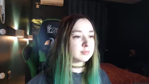 Hentaishiing online show from May 26, 2026, 6:37 pm