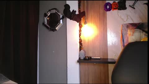 Snapshot of hera_divine chatting on October 20, 2025, 10:21 pm HERA online show from October 20, 2025, 10:21 pm