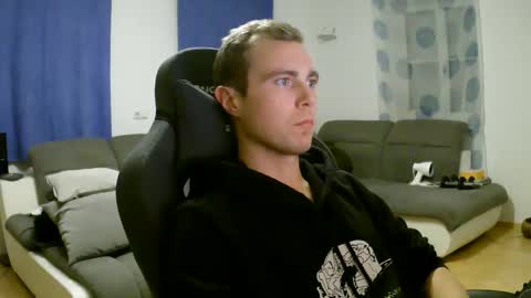 John Pearl online show from December 22, 2025, 7:55 pm