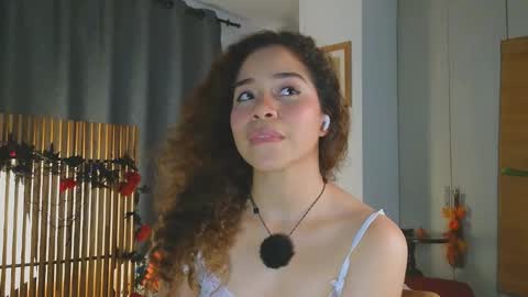 hercyqueen online show from March 22, 2026, 4:27 am