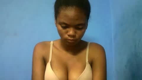 herisse01 online show from April 20, 2026, 4:15 am