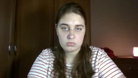 hess_luna_ online show from September 18, 2025, 9:11 am