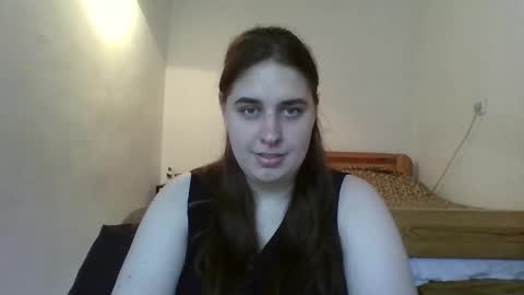 hess_luna_ online show from September 26, 2025, 10:30 am