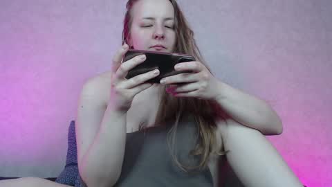 Snapshot of hesssa chatting on December 2, 2024, 3:37 am Hesssa Prime time  The broadcasts start at 3am and 3 pm London time  online show from December 2, 2024, 3:37 am